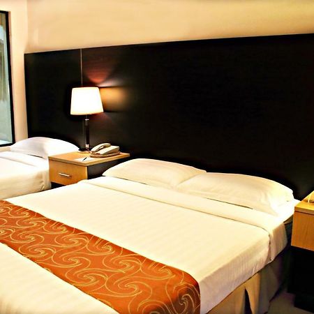 The Lake Hotel Tagaytay Tagaytay City Екстериор снимка
