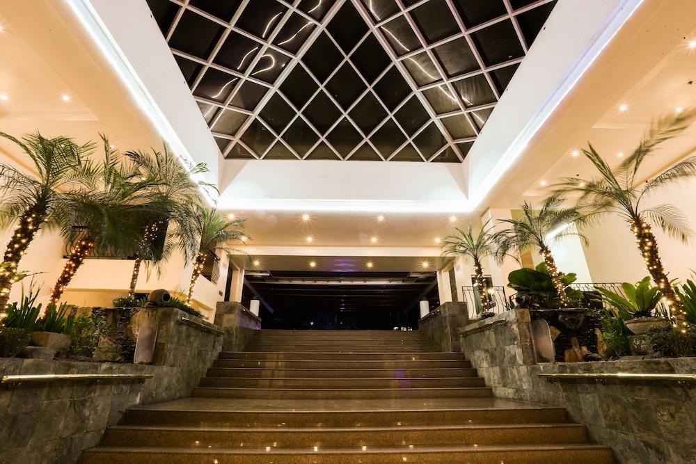 The Lake Hotel Tagaytay Tagaytay City Екстериор снимка
