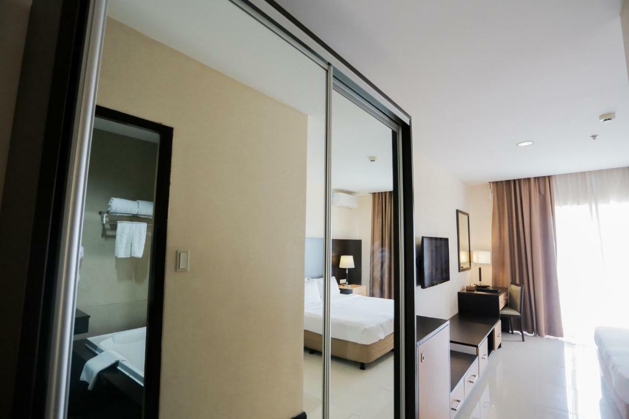 The Lake Hotel Tagaytay Tagaytay City Екстериор снимка
