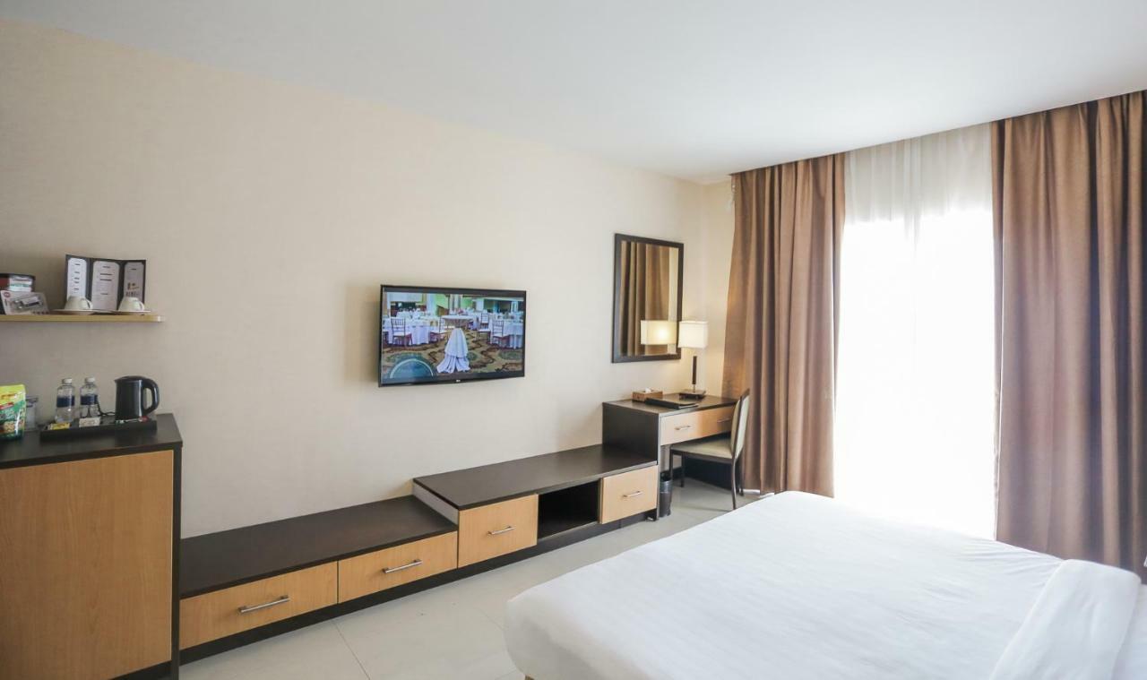 The Lake Hotel Tagaytay Tagaytay City Екстериор снимка
