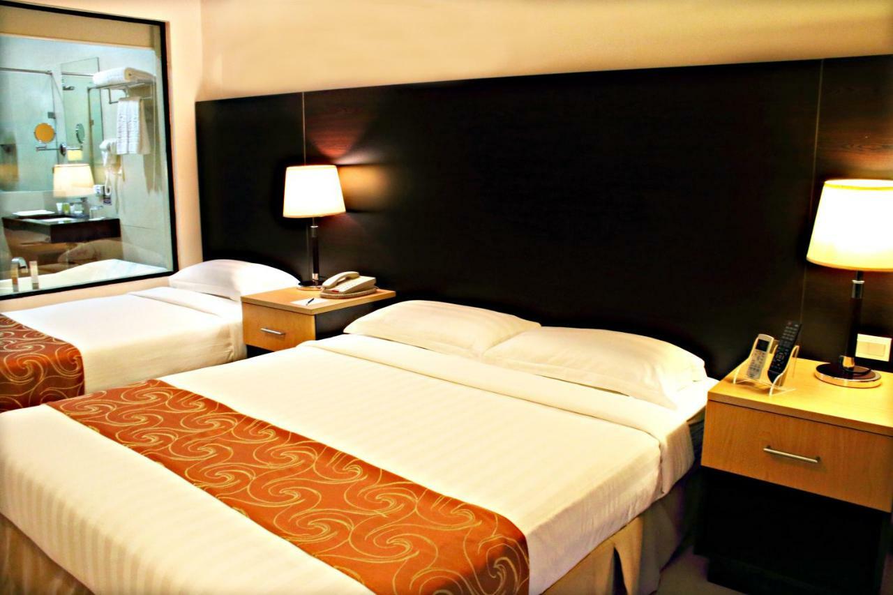 The Lake Hotel Tagaytay Tagaytay City Екстериор снимка