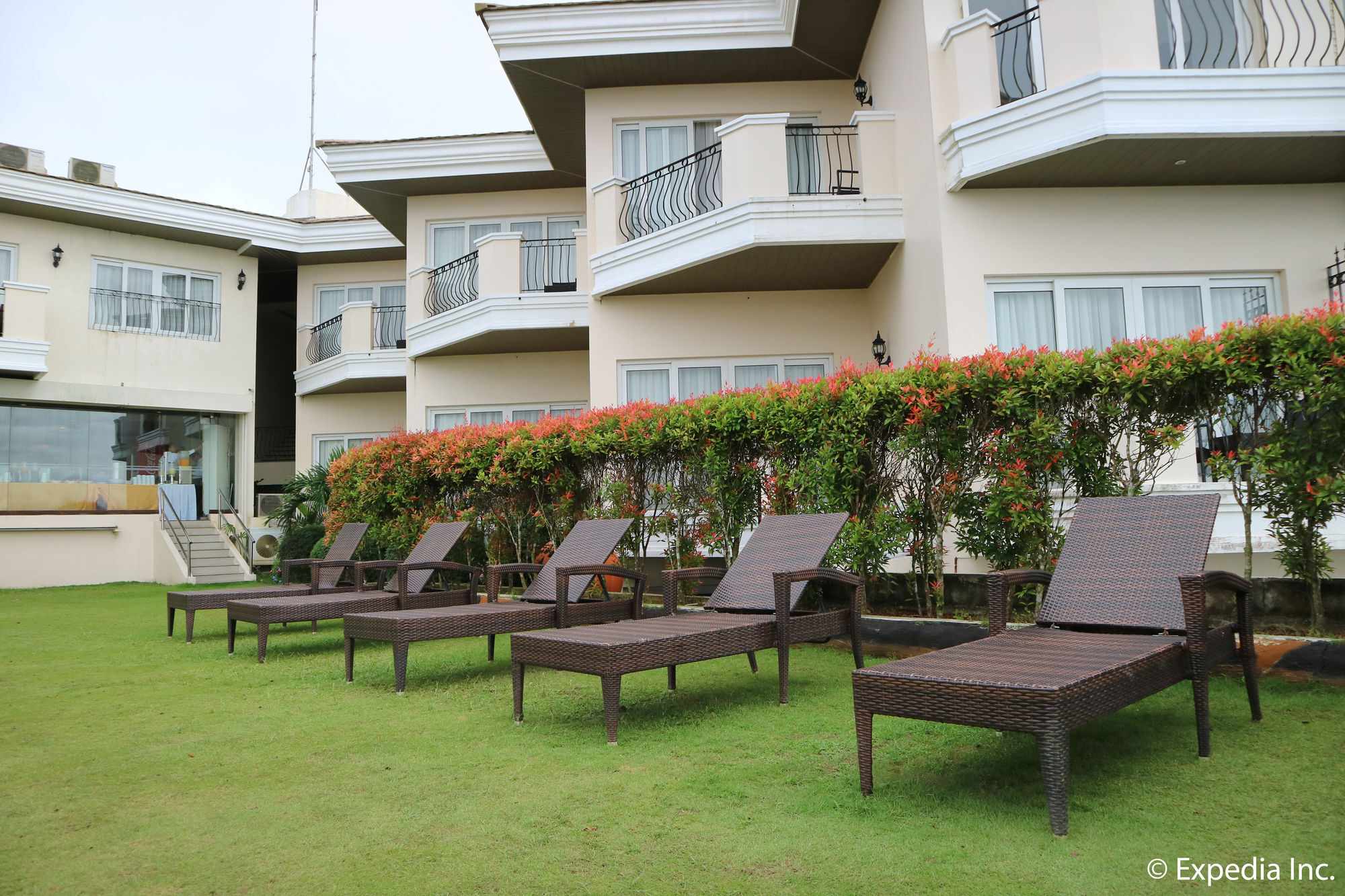 The Lake Hotel Tagaytay Tagaytay City Екстериор снимка