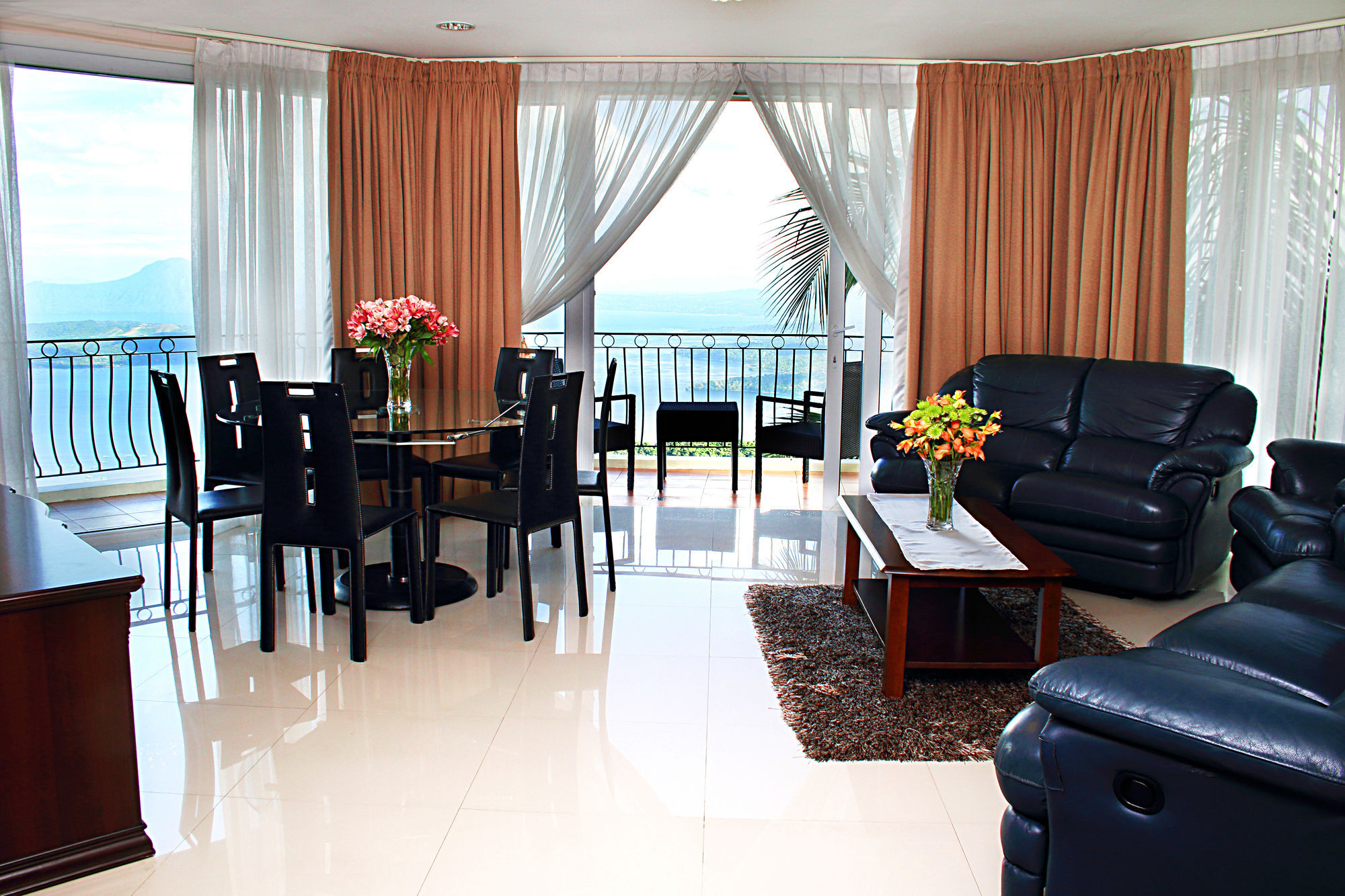 The Lake Hotel Tagaytay Tagaytay City Екстериор снимка