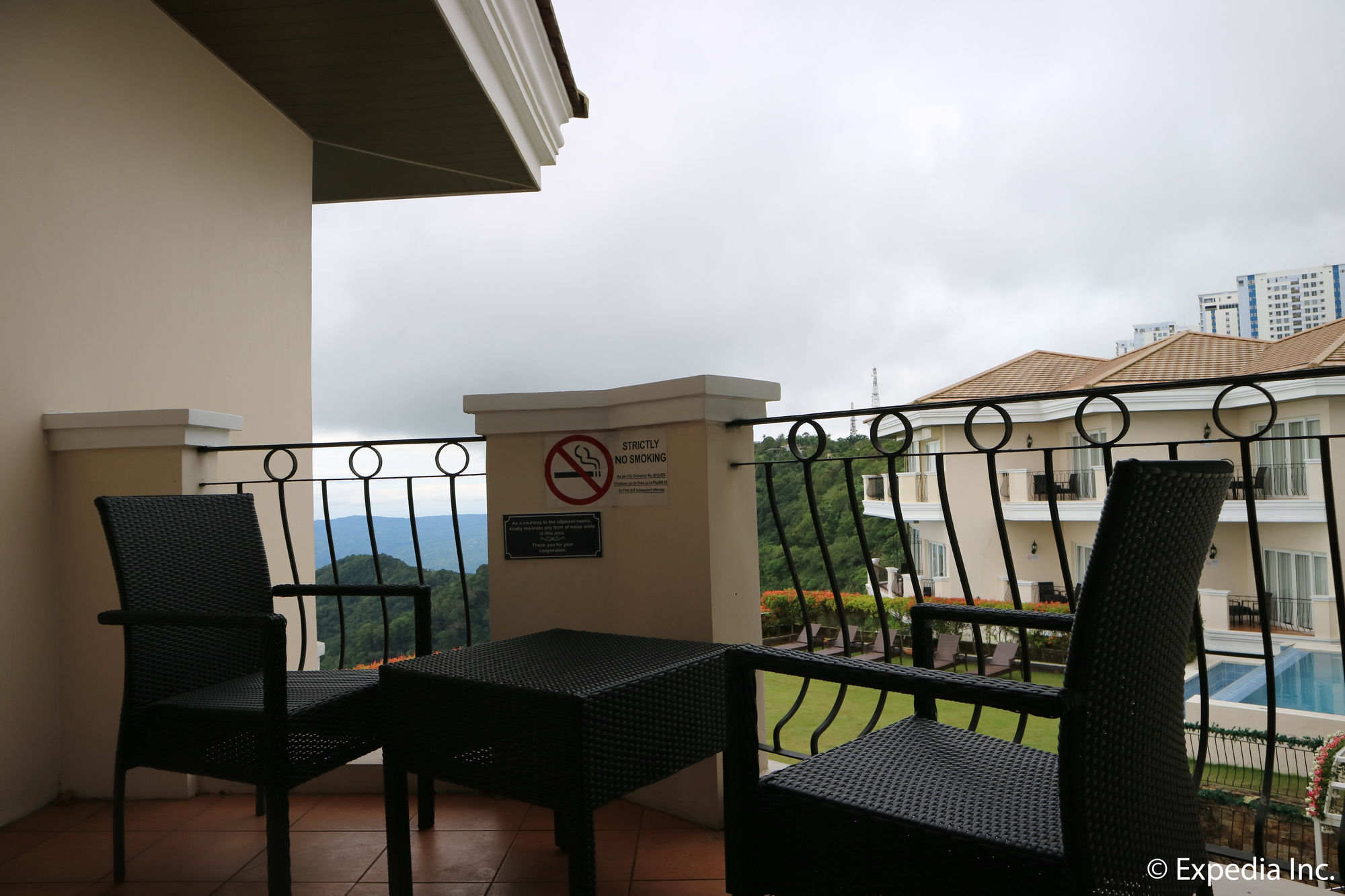 The Lake Hotel Tagaytay Tagaytay City Екстериор снимка