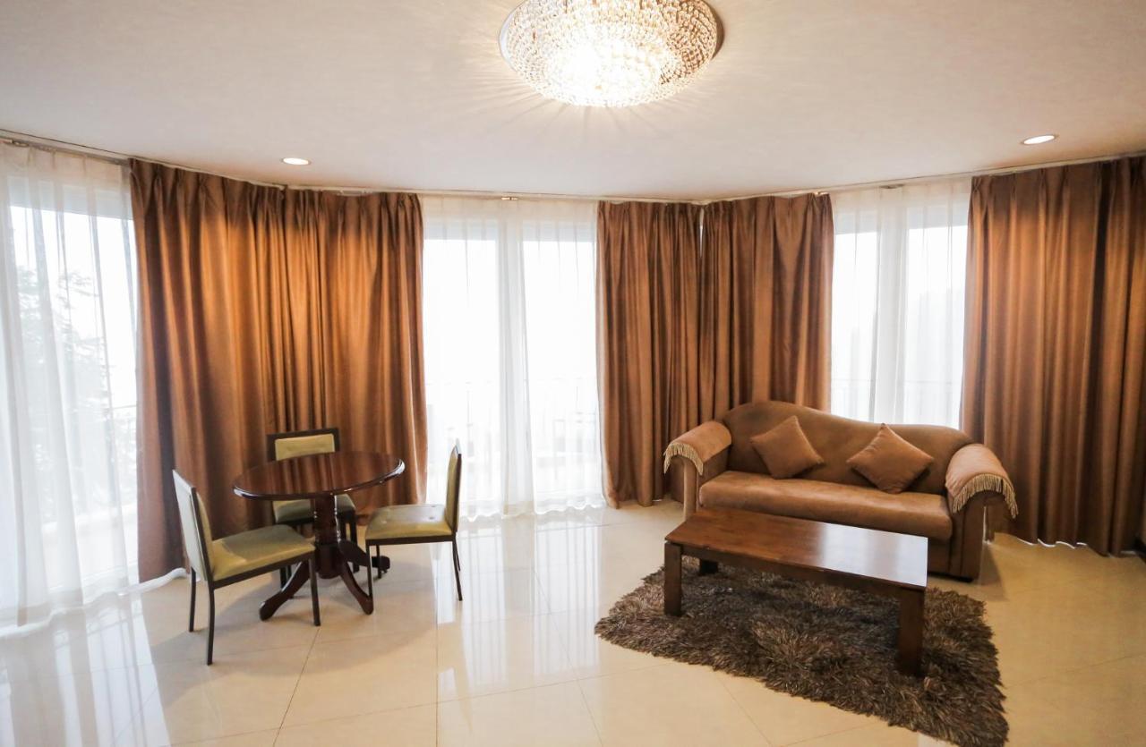 The Lake Hotel Tagaytay Tagaytay City Екстериор снимка